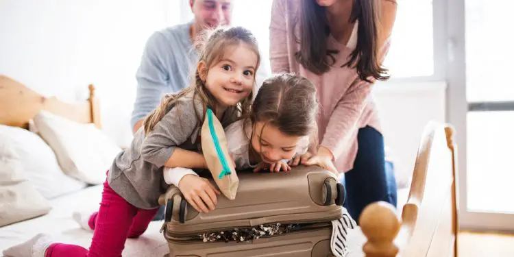3 Things To Avoid While Travelling With Kids