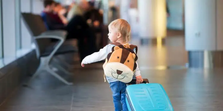 Travelling Alone vs. Travelling With Children: What’s the Difference?