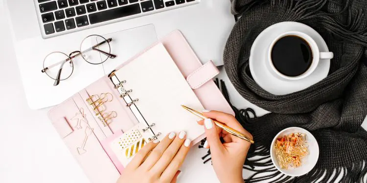 Making Your Own Mom Planner 2022: 5 Easy Steps to Organization