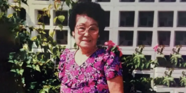 Woman Buys Dress In A Thrift Store – She’s Shocked When She Reads The Label